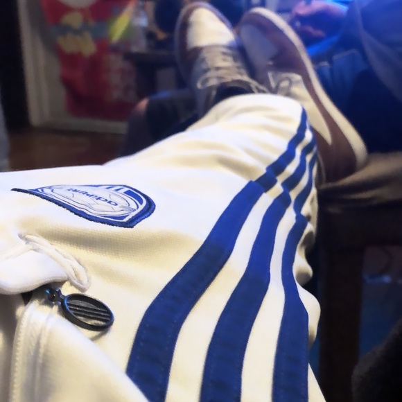 Meet your Posher, Sam - Picture 2 of 3